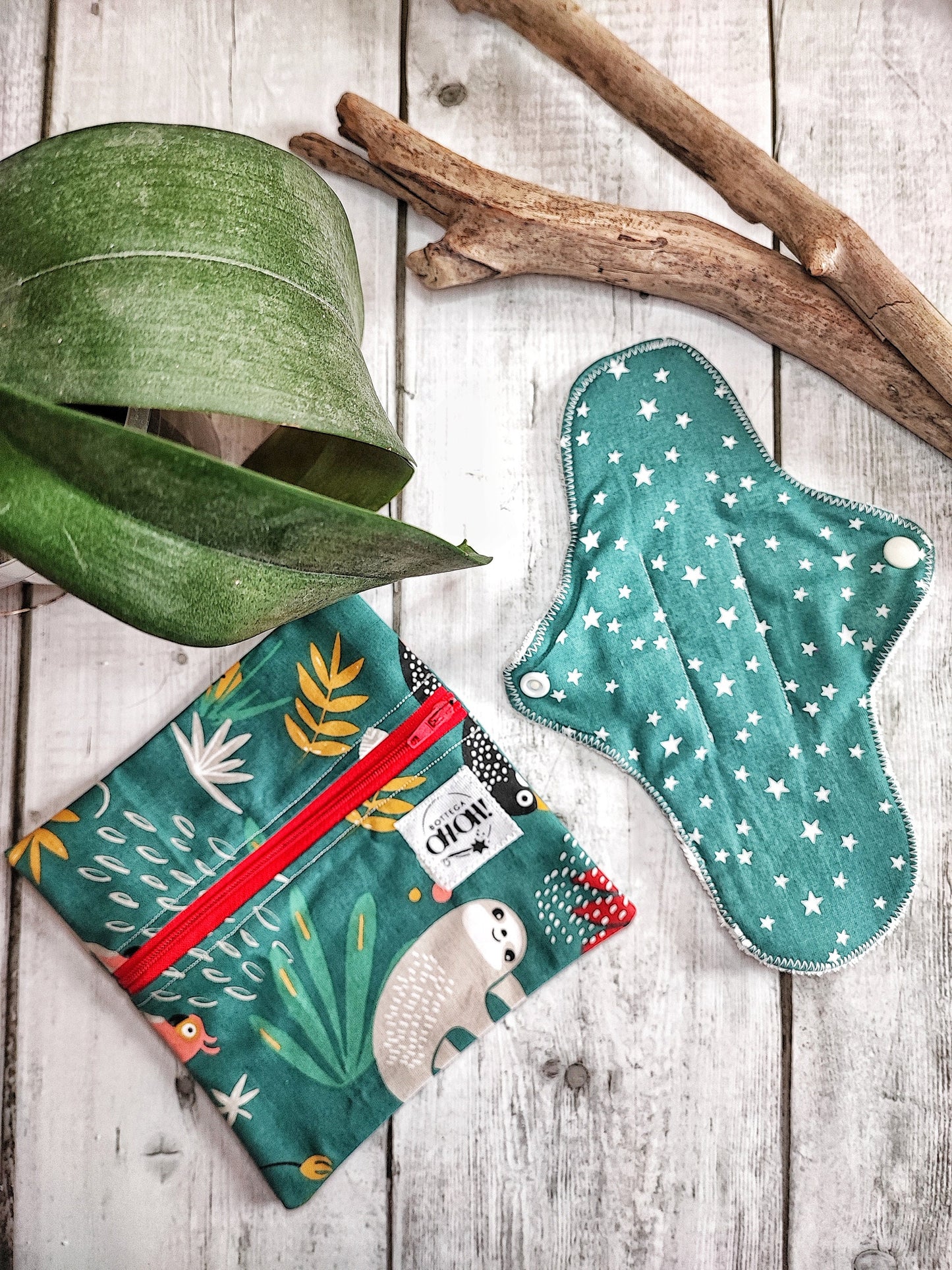 ASSORBENTE LAVABILE CON ASTUCCIO IMPERMEABILE
