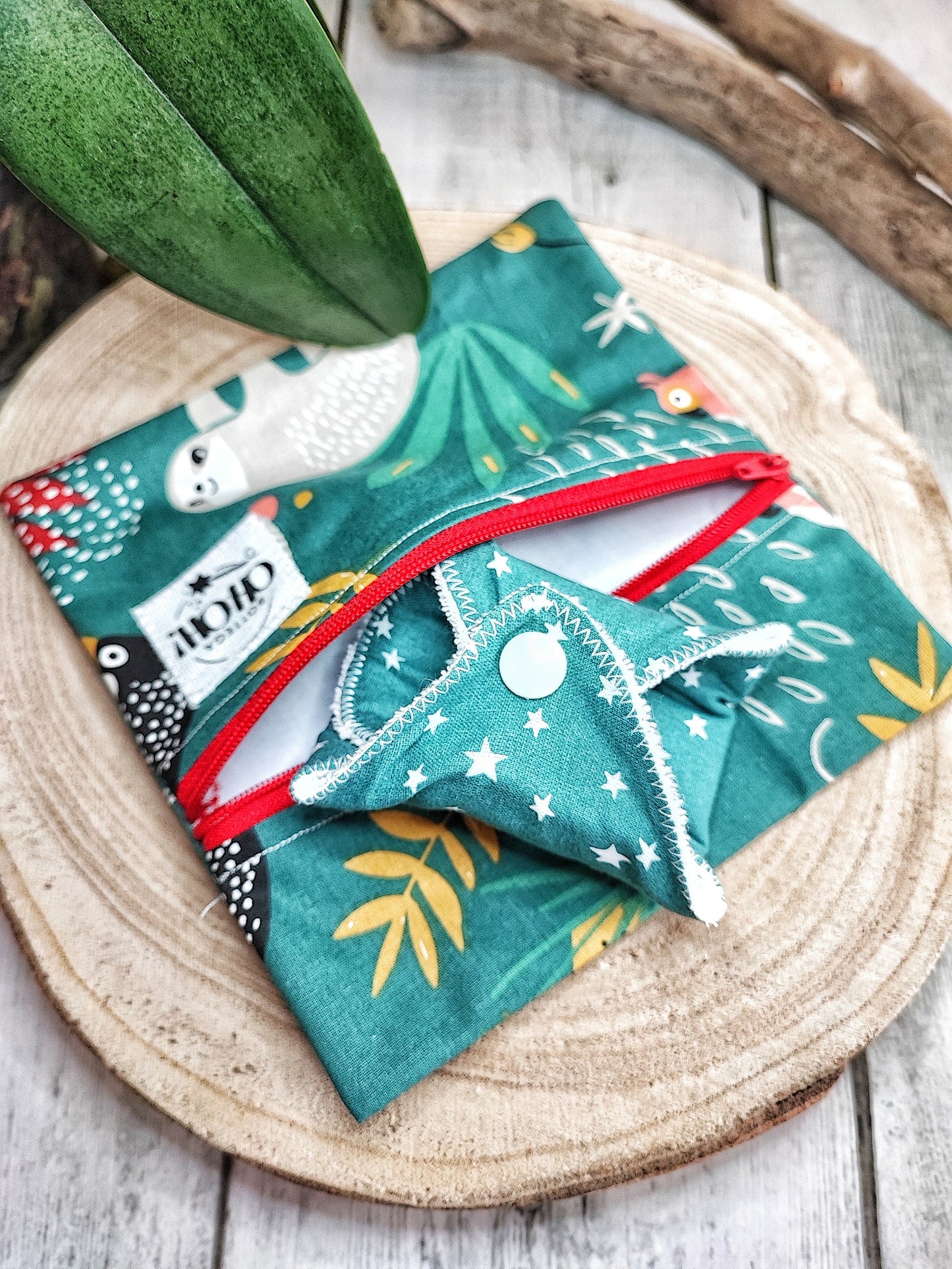 ASSORBENTE LAVABILE CON ASTUCCIO IMPERMEABILE