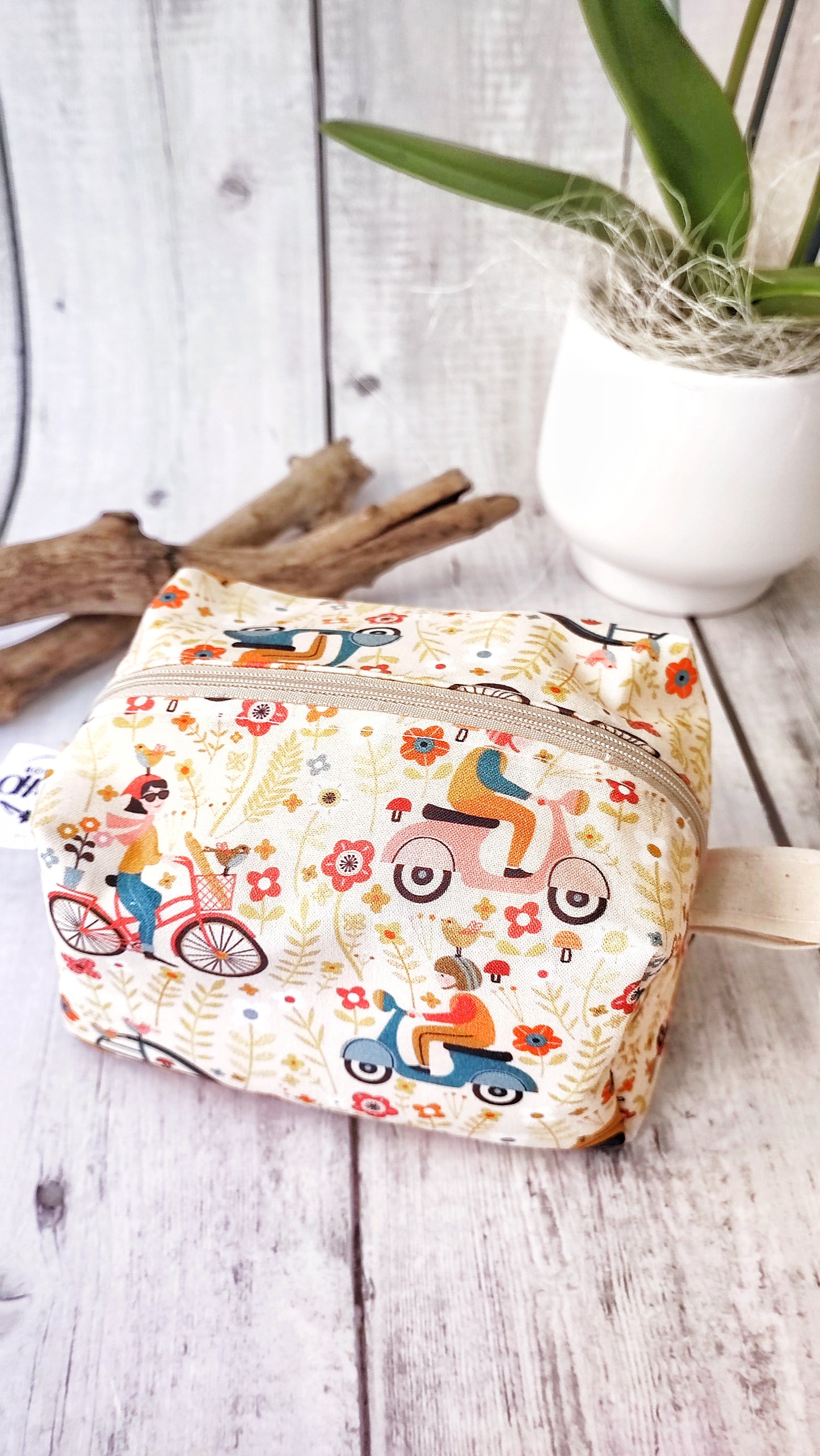 BEAUTY CASE | Primavera in vespa