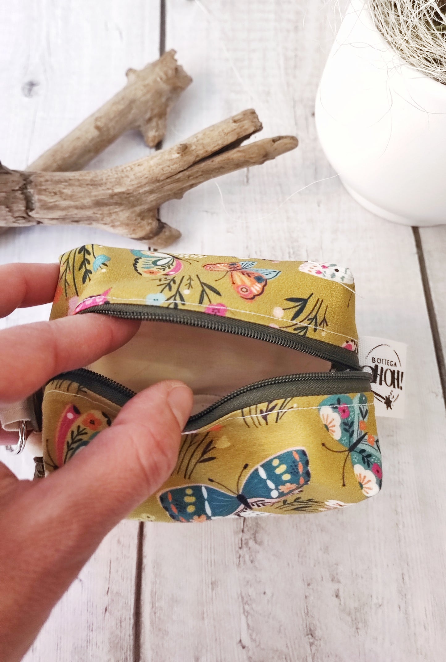 BEAUTY CASE | Farfalle e fiori
