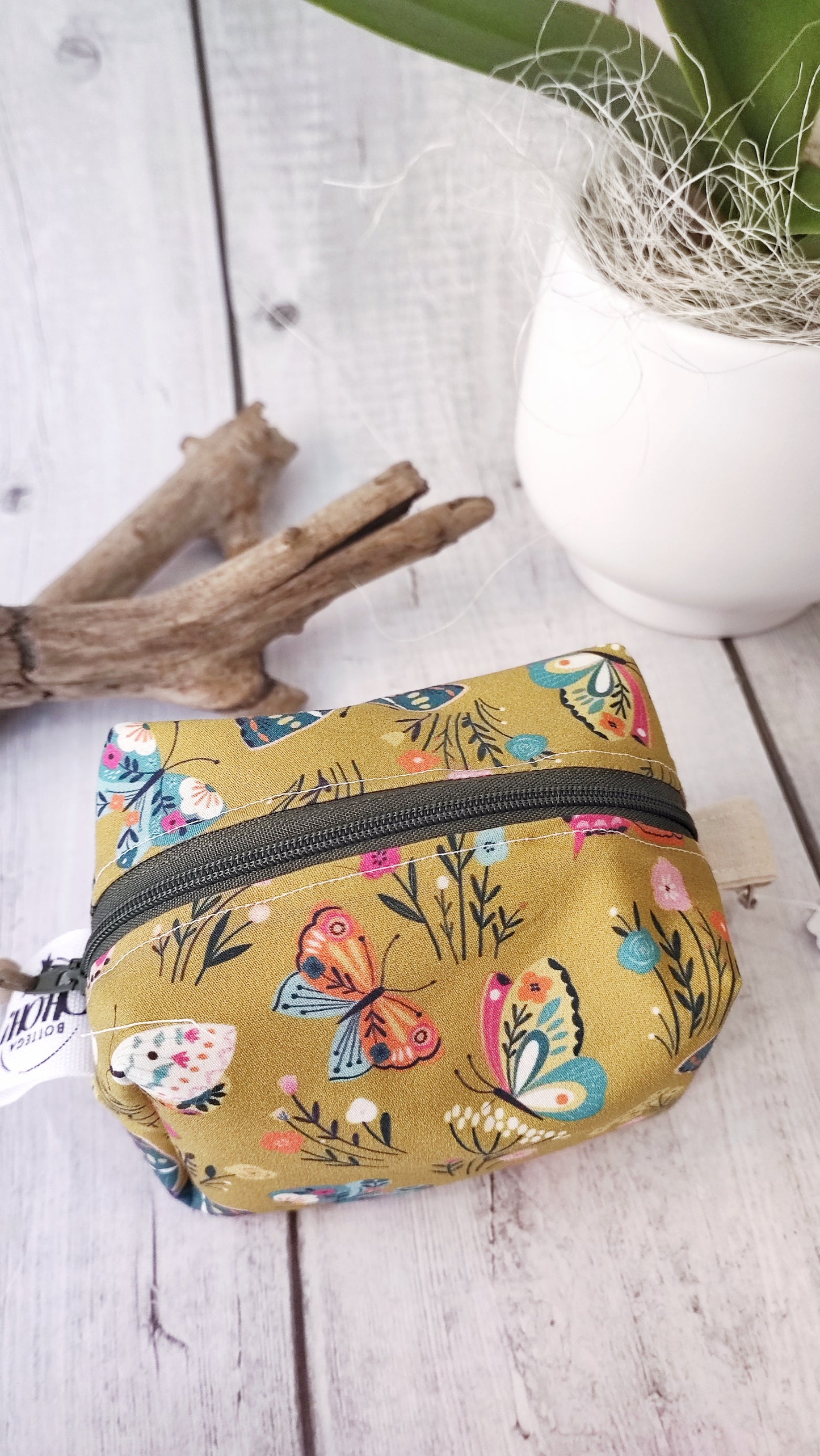 BEAUTY CASE | Farfalle e fiori