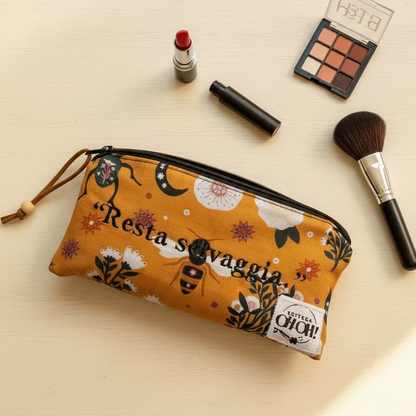 ASTUCCIO POCKET CASE con frase ricamata | "Resta selvaggia"