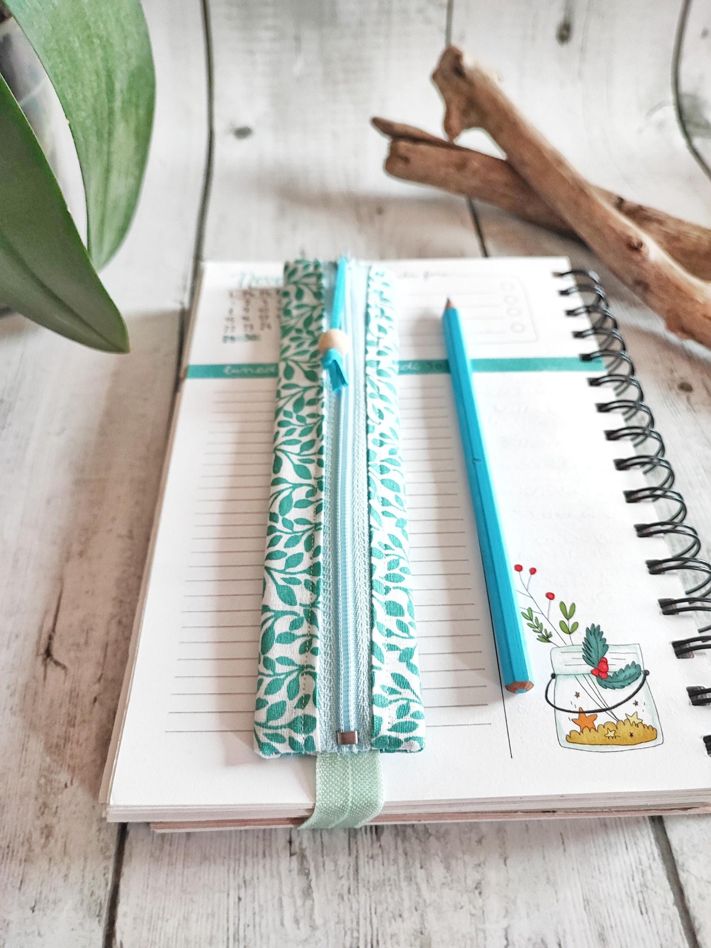 ASTUCCIO AGENDA CON ELASTICO 6x17 cm "Fantasia Bianco-Verde acqua"