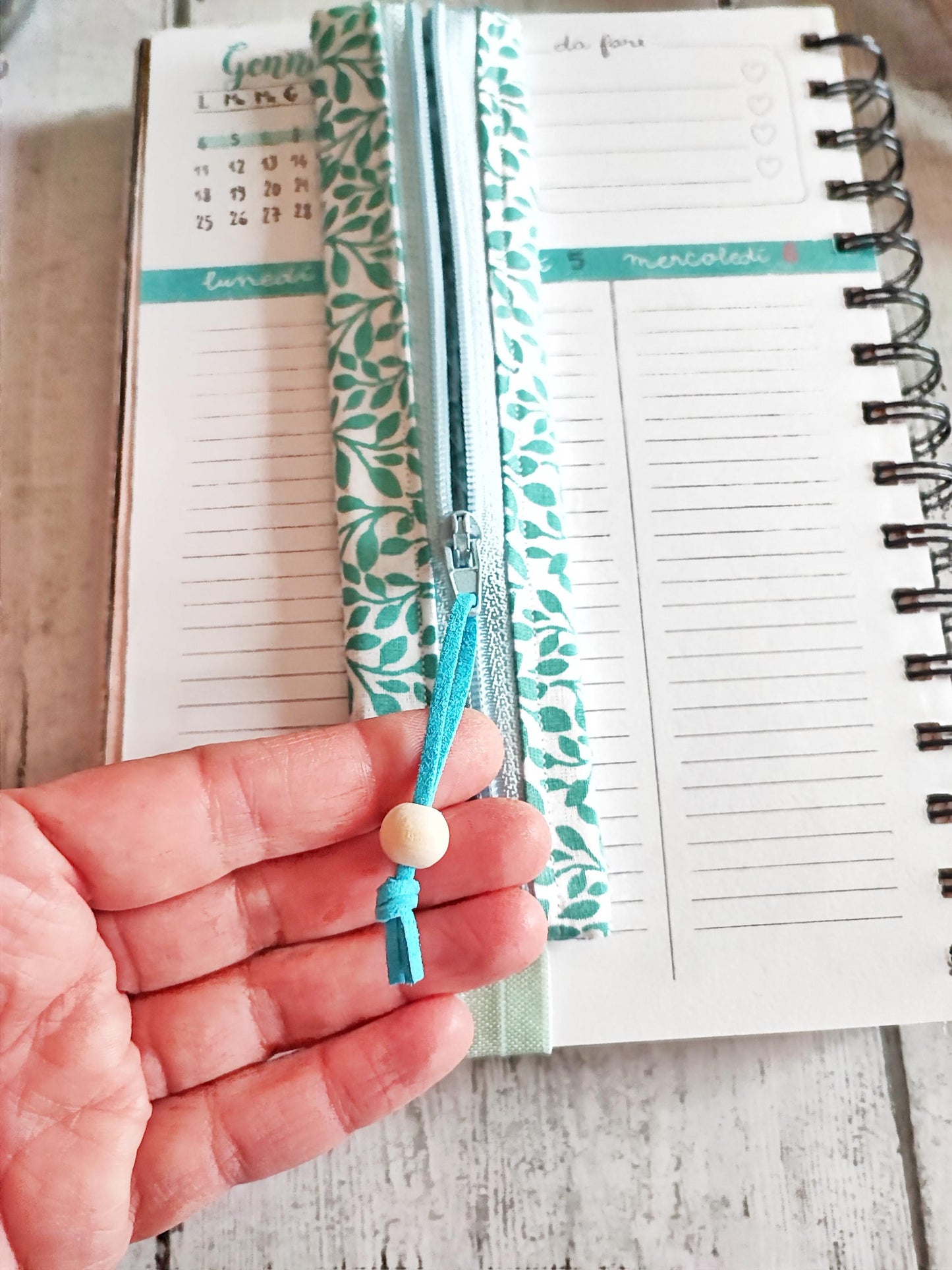 ASTUCCIO AGENDA CON ELASTICO 6x17 cm "Fantasia Bianco-Verde acqua"
