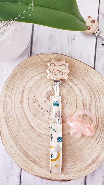 PORTA CIUCCIO | clip in legno naturale, catenella in tessuto di cotone con bottoncino automatico.