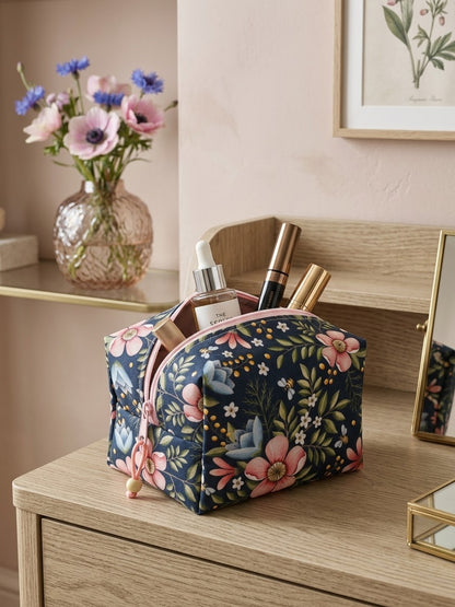 BEAUTY CASE | Fiori rosa e api
